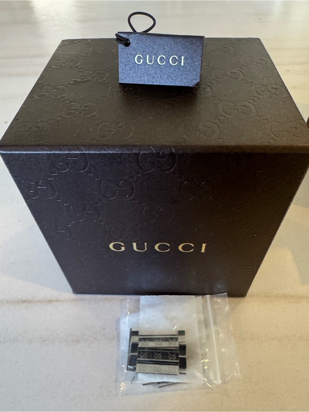 Gucci 112 Twirl Stainless Steel Bangle Watch/Swiss Made/ New Battery - Picture 4 of 5